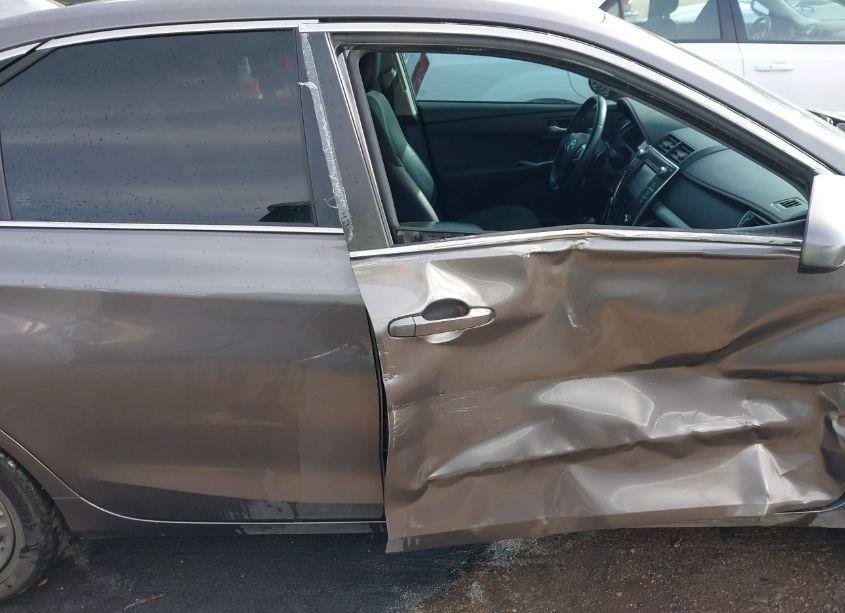 Photo 13 of 2017 Toyota Camry SE (VIN 4T1BF1FK1HU793105)