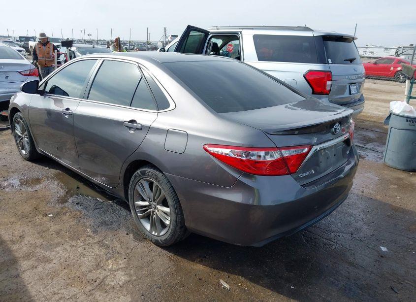 Photo 3 of 2017 Toyota Camry SE (VIN 4T1BF1FK1HU793105)
