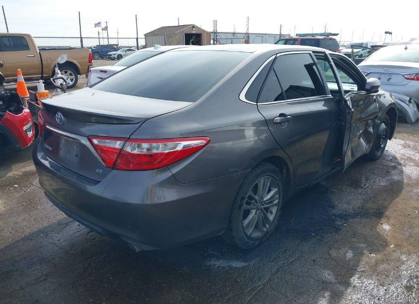Photo 4 of 2017 Toyota Camry SE (VIN 4T1BF1FK1HU793105)