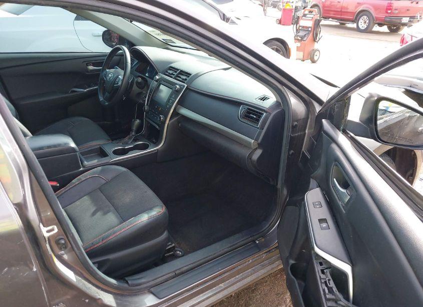 Photo 5 of 2017 Toyota Camry SE (VIN 4T1BF1FK1HU793105)