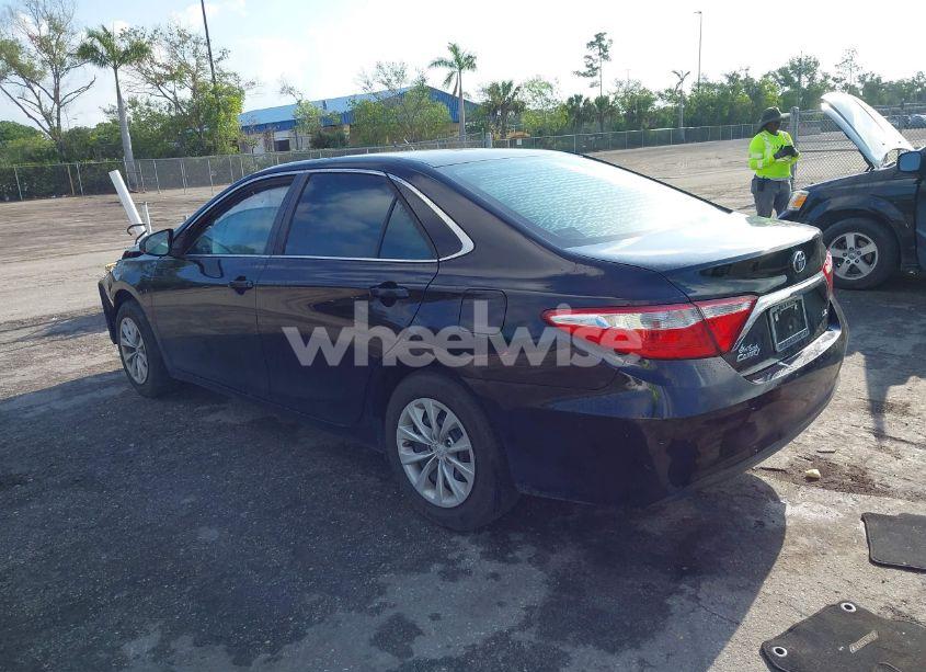 Photo 3 of 2017 Toyota Camry LE (VIN 4T1BF1FK1HU805219)