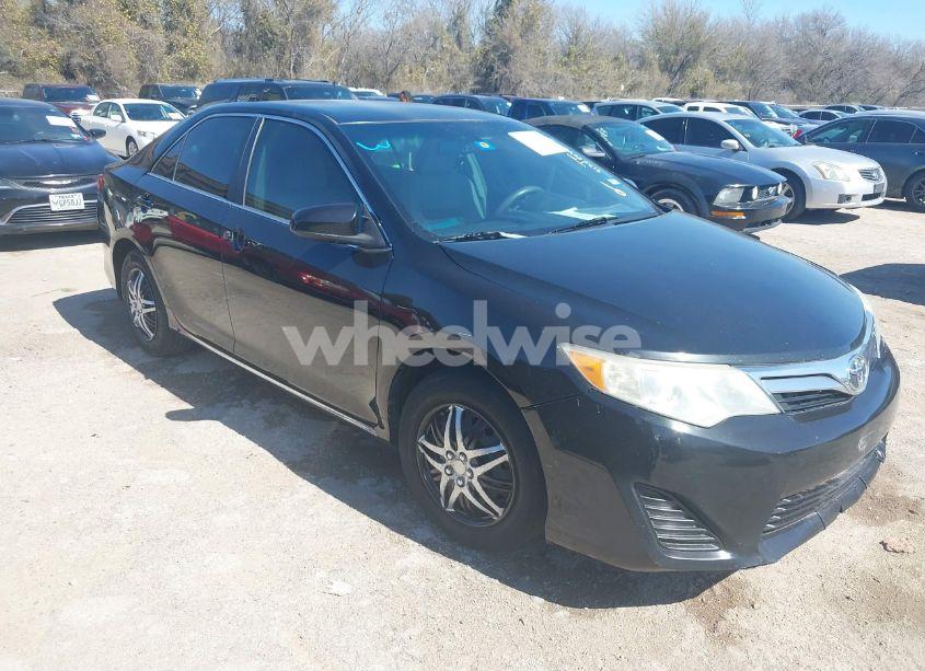 2012 Toyota Camry LE (VIN 4T1BF1FK2CU030812) main photo