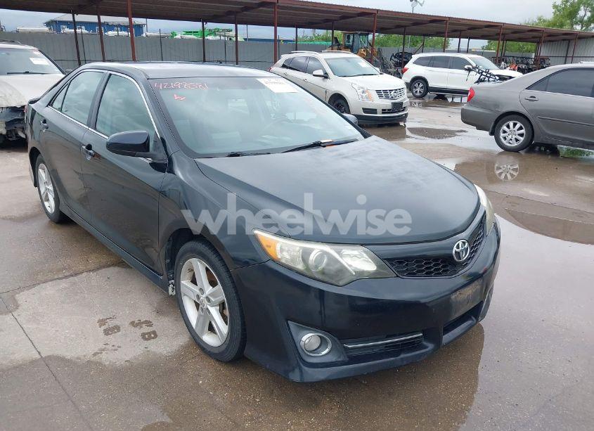 2012 Toyota Camry SE (VIN 4T1BF1FK2CU031894) main photo