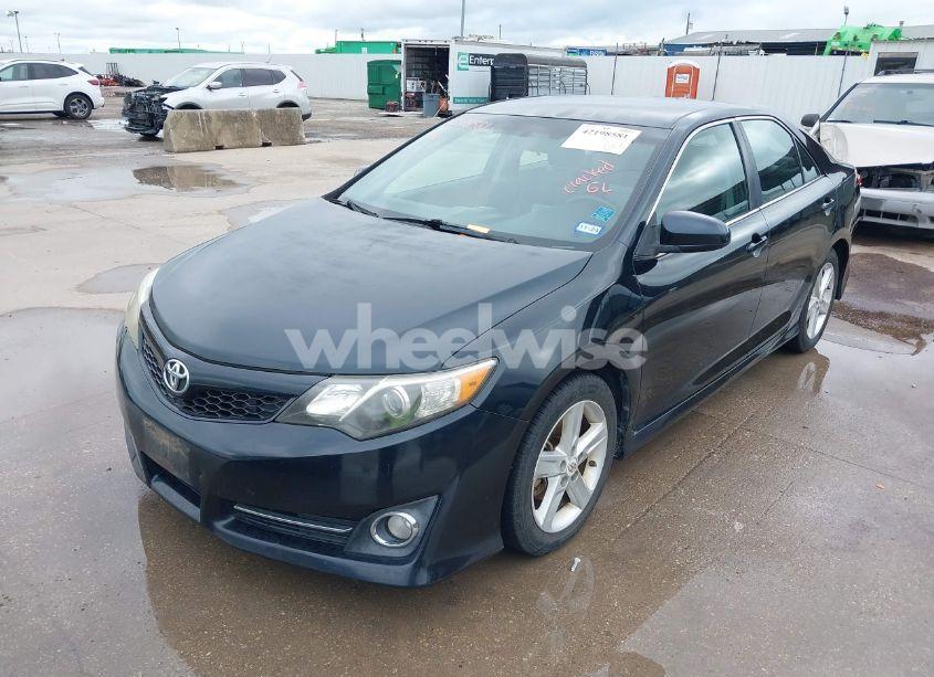 Photo 2 of 2012 Toyota Camry SE (VIN 4T1BF1FK2CU031894)