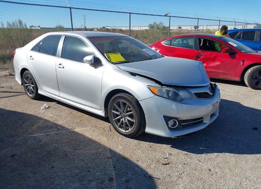 2012 Toyota Camry SE (VIN 4T1BF1FK2CU074874) main photo