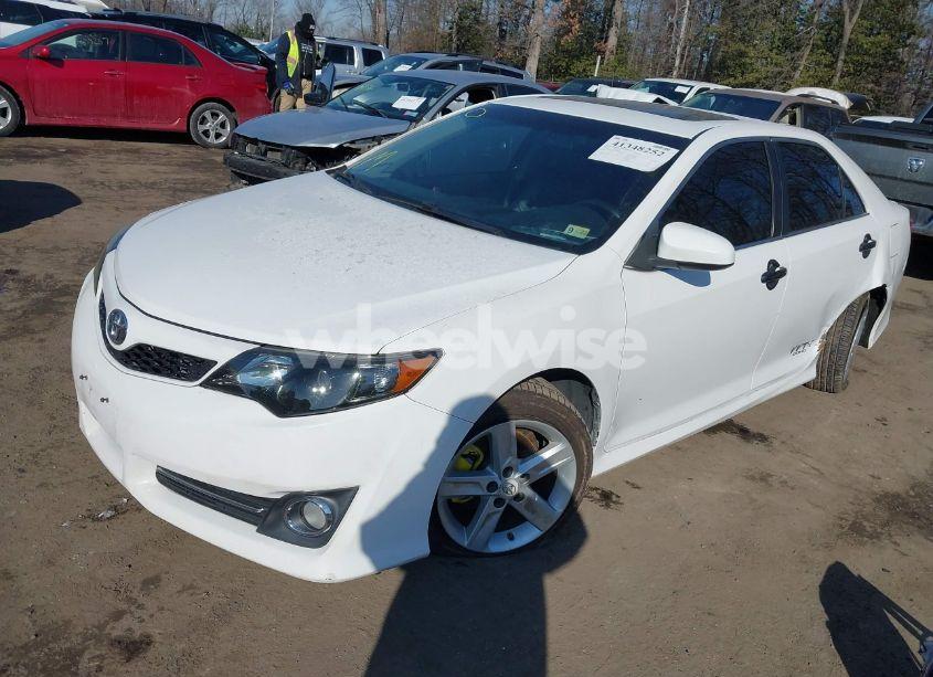Photo 2 of 2012 Toyota Camry SE (VIN 4T1BF1FK2CU120882)