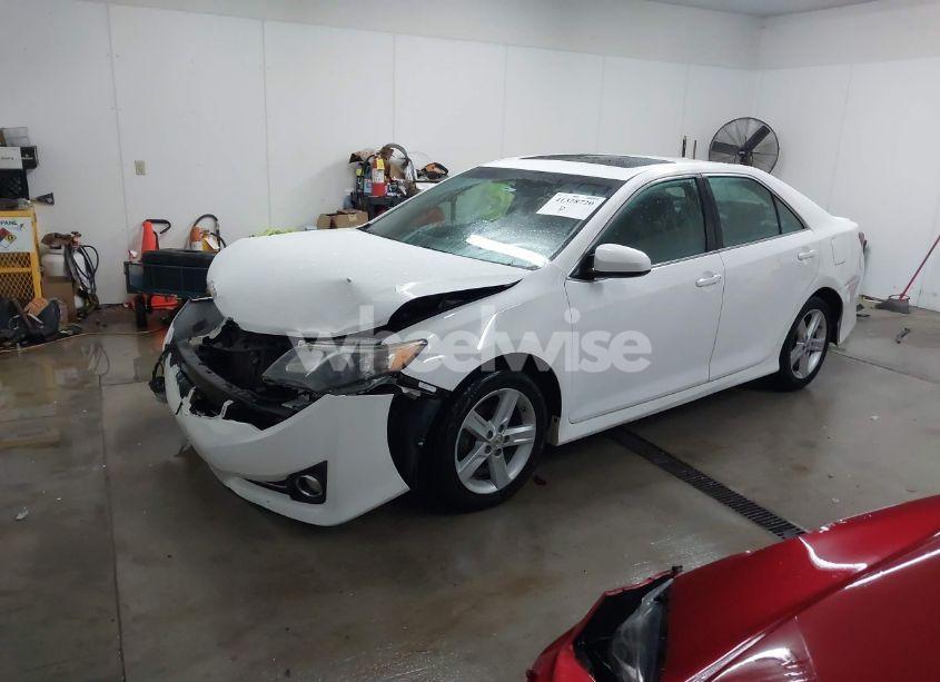 Photo 2 of 2012 Toyota Camry SE (VIN 4T1BF1FK2CU125998)