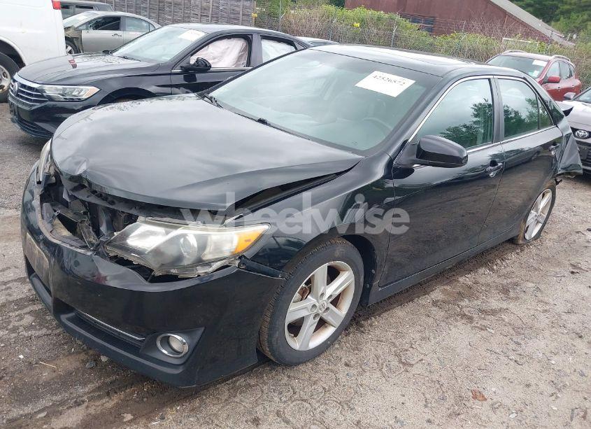 Photo 2 of 2012 Toyota Camry SE (VIN 4T1BF1FK2CU140761)