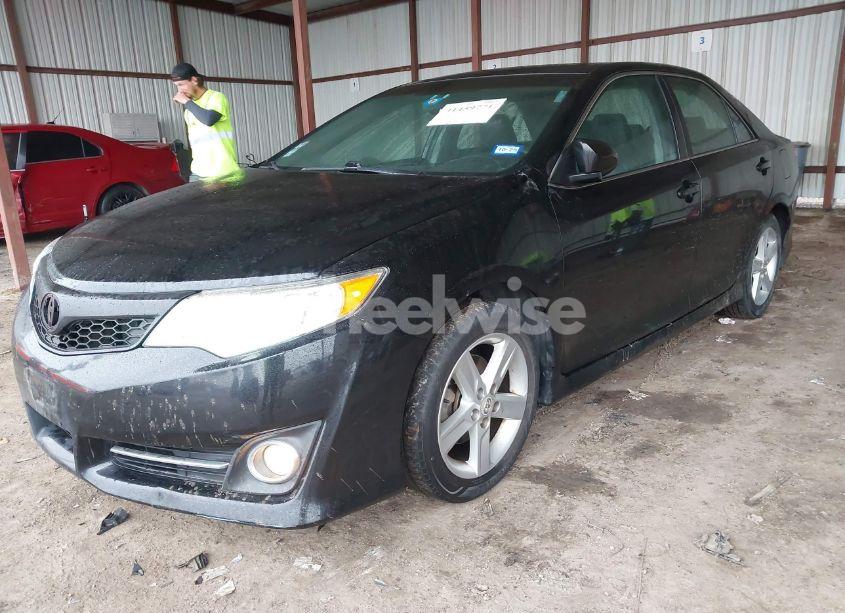 Photo 2 of 2012 Toyota Camry SE (VIN 4T1BF1FK2CU147015)