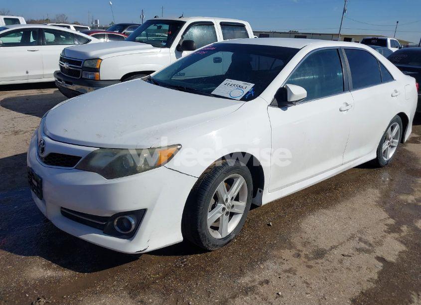 Photo 2 of 2012 Toyota Camry SE (VIN 4T1BF1FK2CU167183)