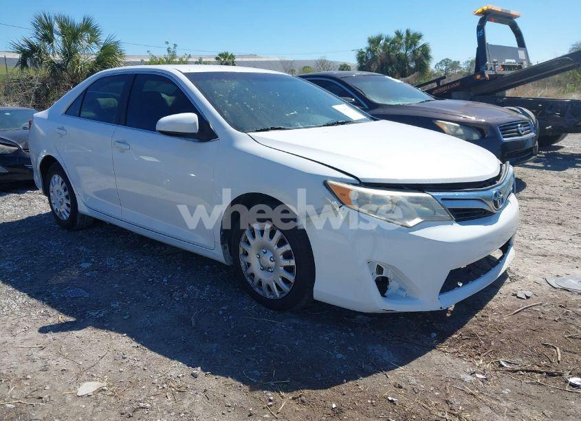 2012 Toyota Camry L (VIN 4T1BF1FK2CU511336) main photo