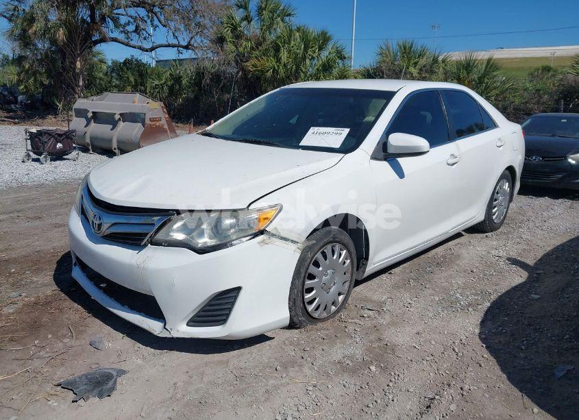 Photo 2 of 2012 Toyota Camry L (VIN 4T1BF1FK2CU511336)