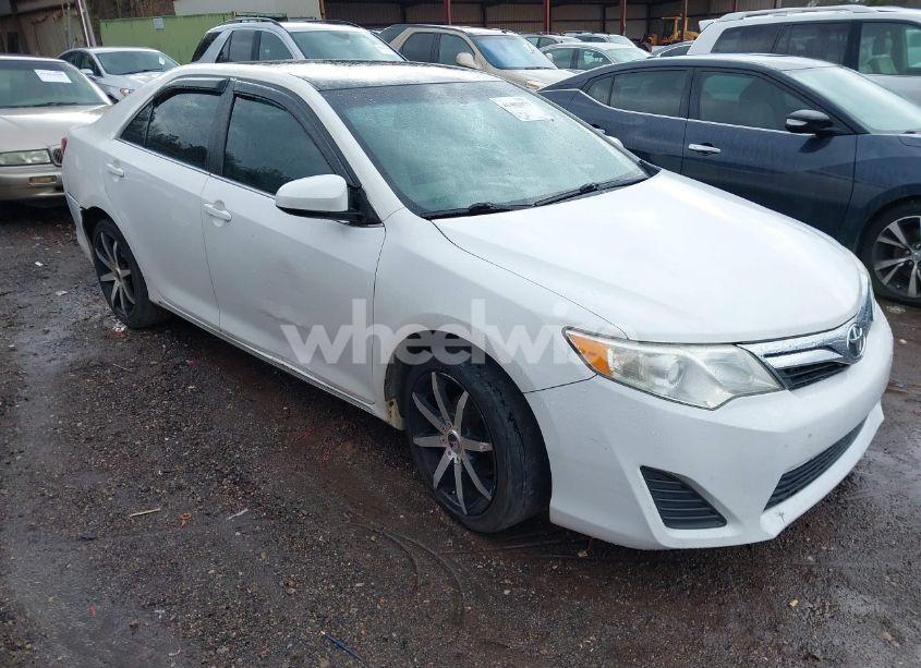 2012 Toyota Camry LE (VIN 4T1BF1FK2CU527987) main photo