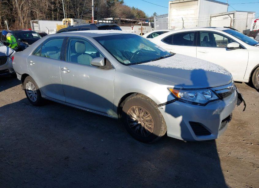 2012 Toyota Camry LE (VIN 4T1BF1FK2CU588515) main photo