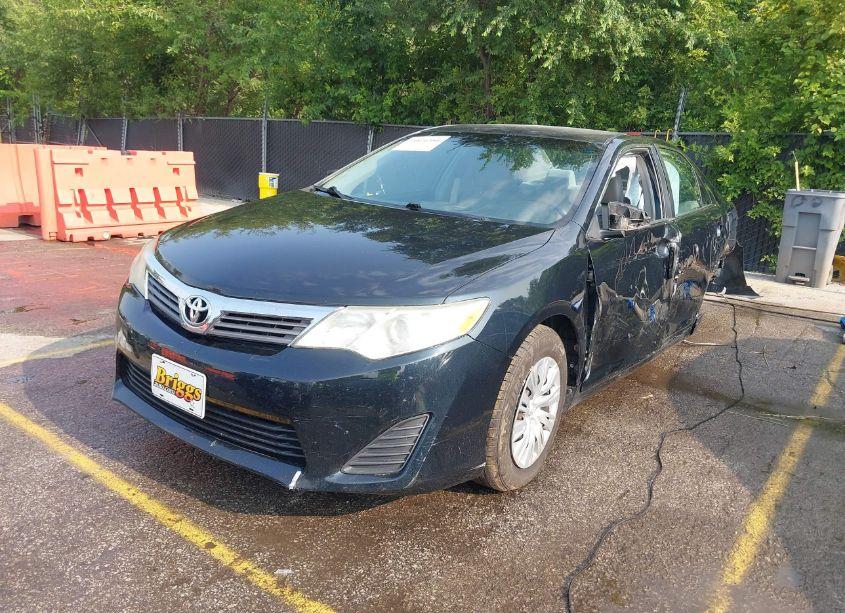 Photo 2 of 2012 Toyota Camry L (VIN 4T1BF1FK2CU628642)