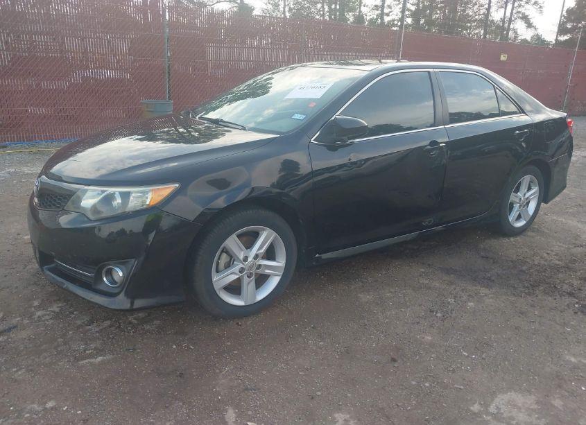 Photo 2 of 2013 Toyota Camry SE (VIN 4T1BF1FK2DU206792)