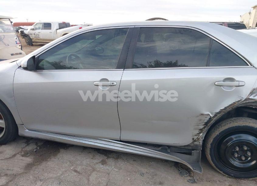 Photo 13 of 2013 Toyota Camry SE (VIN 4T1BF1FK2DU212978)