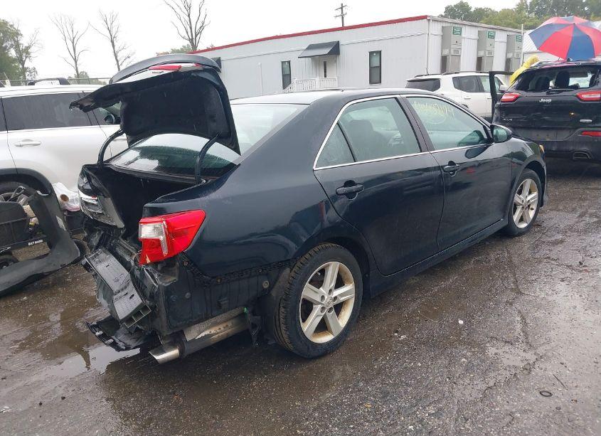 Photo 4 of 2013 Toyota Camry SE (VIN 4T1BF1FK2DU214469)