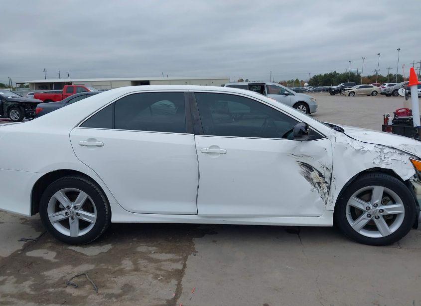 Photo 14 of 2013 Toyota Camry SE (VIN 4T1BF1FK2DU228839)