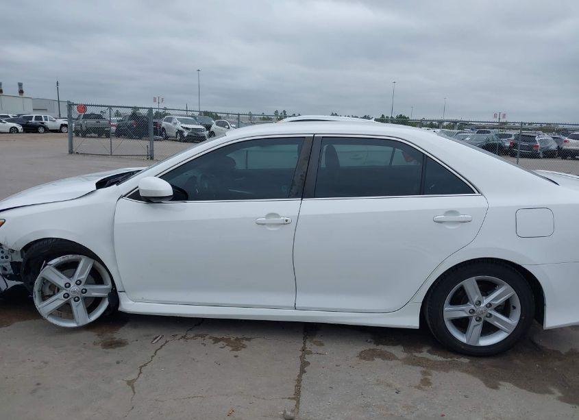 Photo 15 of 2013 Toyota Camry SE (VIN 4T1BF1FK2DU228839)