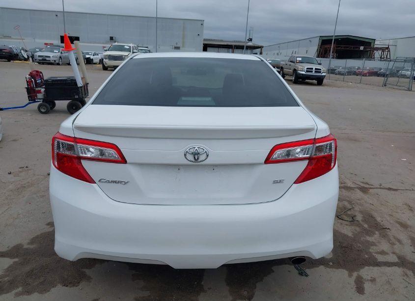 Photo 17 of 2013 Toyota Camry SE (VIN 4T1BF1FK2DU228839)