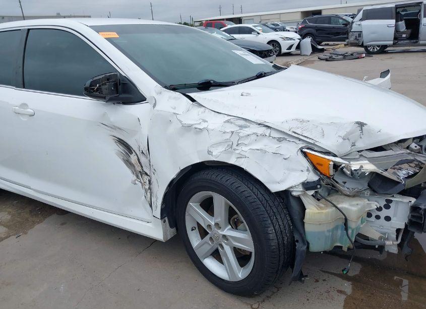 Photo 18 of 2013 Toyota Camry SE (VIN 4T1BF1FK2DU228839)