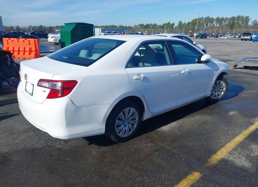 Photo 4 of 2013 Toyota Camry LE (VIN 4T1BF1FK2DU231885)