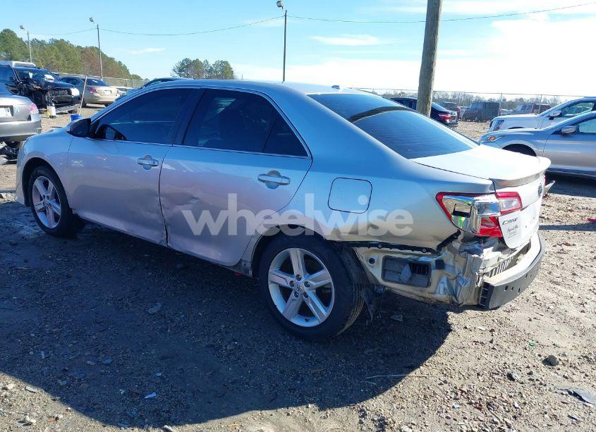 Photo 3 of 2013 Toyota Camry SE (VIN 4T1BF1FK2DU243163)