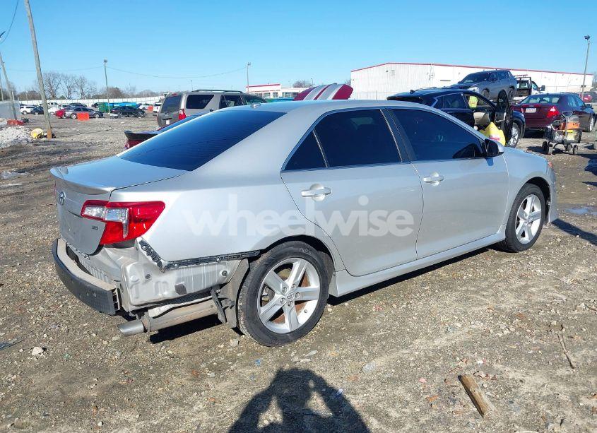 Photo 4 of 2013 Toyota Camry SE (VIN 4T1BF1FK2DU243163)