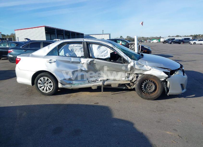 Photo 13 of 2013 Toyota Camry LE (VIN 4T1BF1FK2DU244426)