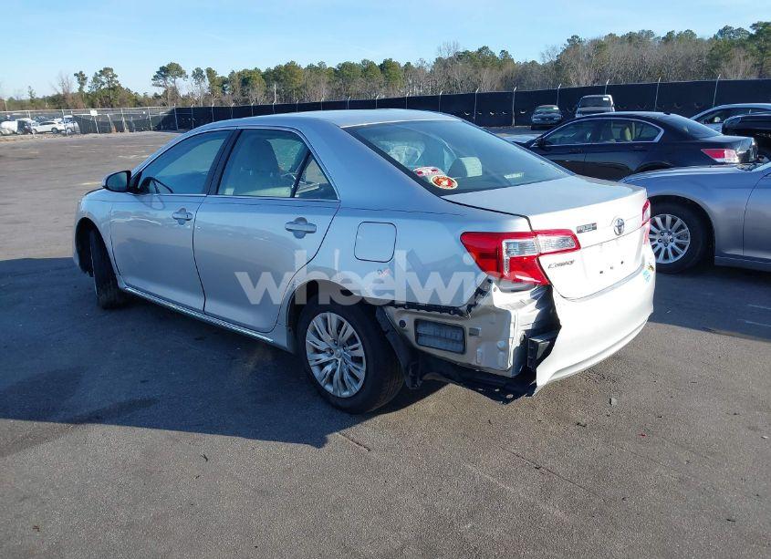 Photo 3 of 2013 Toyota Camry LE (VIN 4T1BF1FK2DU244426)