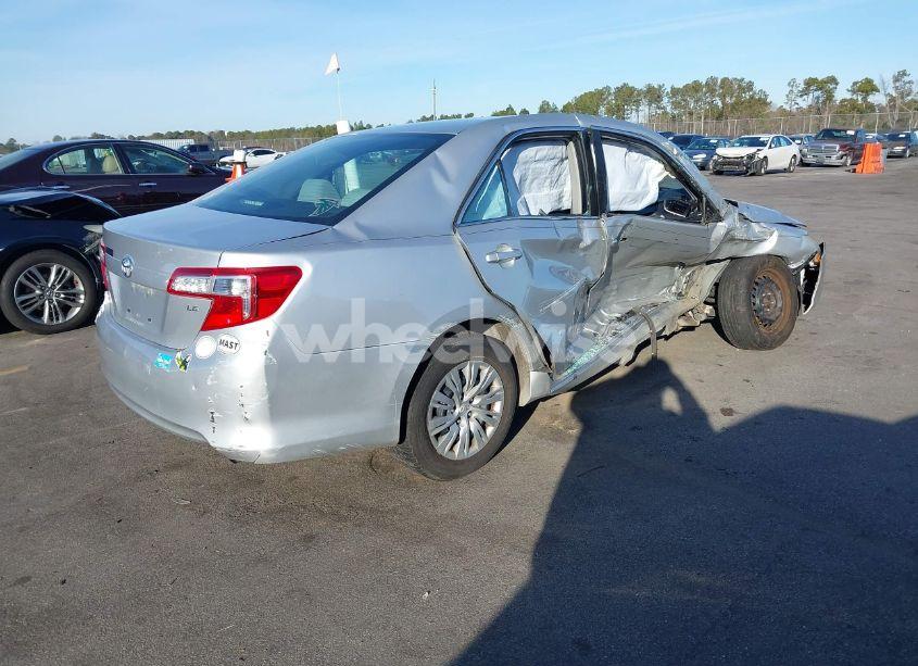 Photo 4 of 2013 Toyota Camry LE (VIN 4T1BF1FK2DU244426)