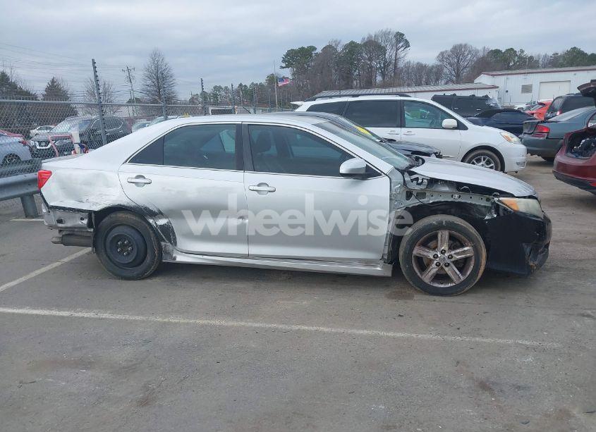 Photo 13 of 2013 Toyota Camry SE (VIN 4T1BF1FK2DU253434)