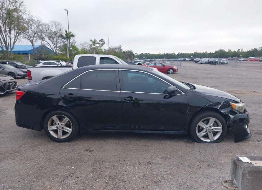 Photo 13 of 2013 Toyota Camry SE (VIN 4T1BF1FK2DU264949)