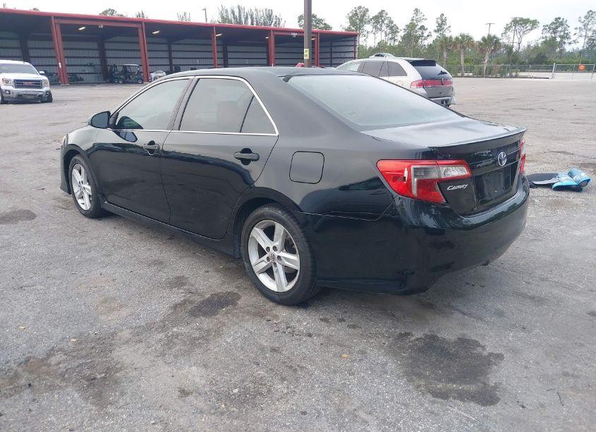 Photo 3 of 2013 Toyota Camry SE (VIN 4T1BF1FK2DU264949)