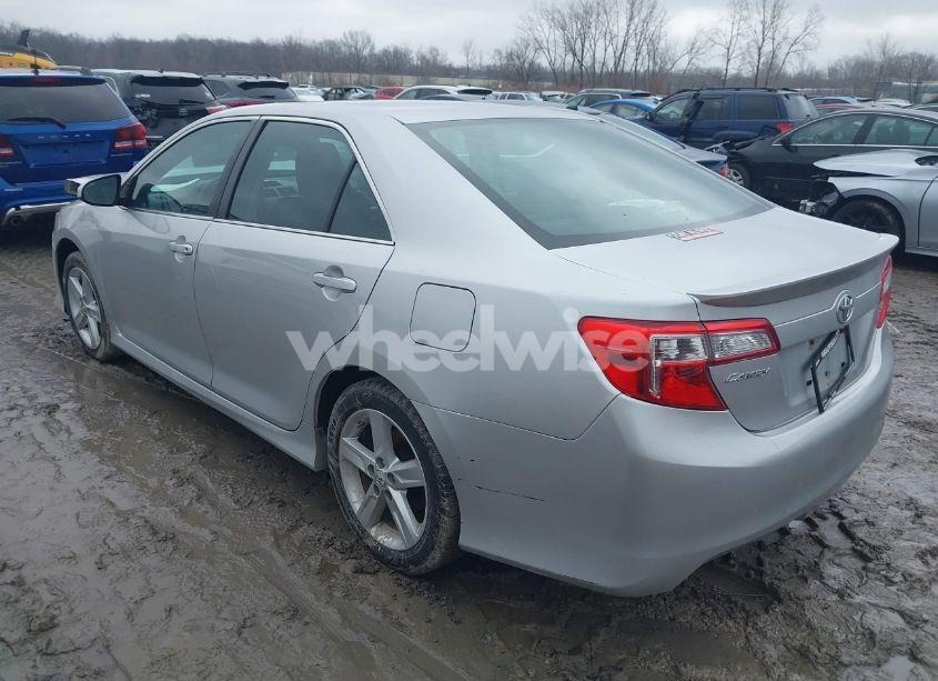 Photo 3 of 2013 Toyota Camry SE (VIN 4T1BF1FK2DU266152)