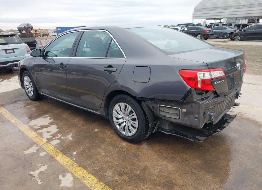 Photo 3 of 2013 Toyota Camry LE (VIN 4T1BF1FK2DU274297)