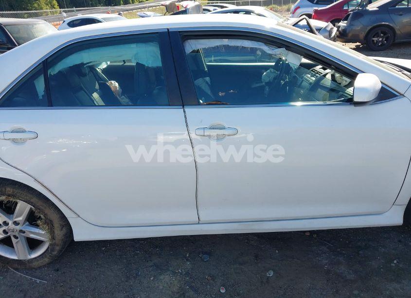 Photo 13 of 2013 Toyota Camry SE (VIN 4T1BF1FK2DU275529)