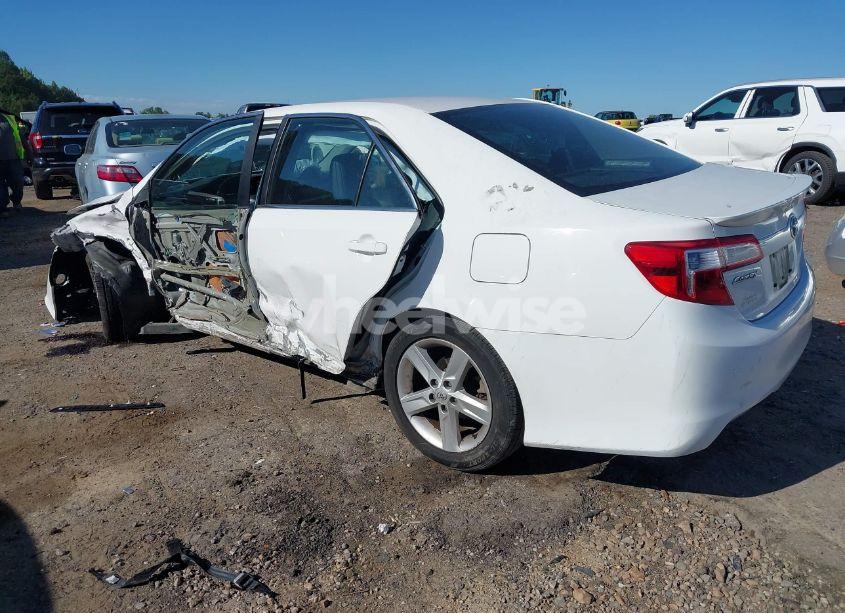 Photo 3 of 2013 Toyota Camry SE (VIN 4T1BF1FK2DU275529)