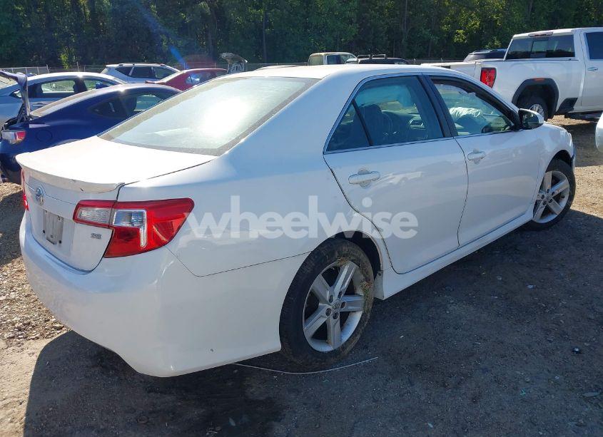 Photo 4 of 2013 Toyota Camry SE (VIN 4T1BF1FK2DU275529)