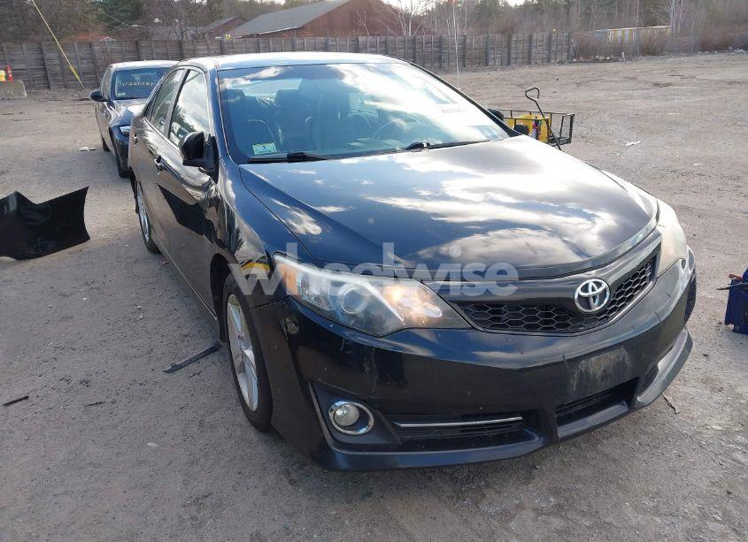 2013 Toyota Camry SE (VIN 4T1BF1FK2DU279631) main photo