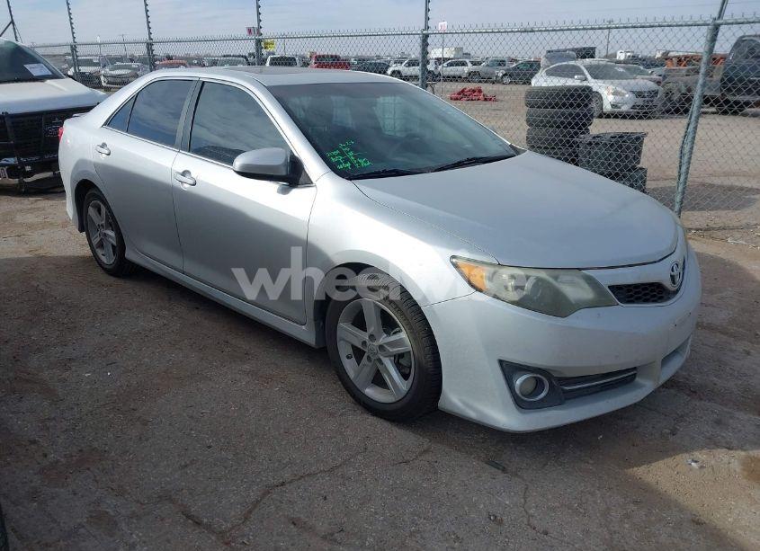 2013 Toyota Camry SE (VIN 4T1BF1FK2DU280911) main photo