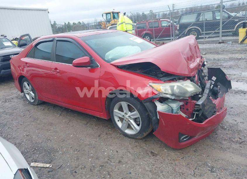 2013 Toyota Camry SE (VIN 4T1BF1FK2DU638234) main photo