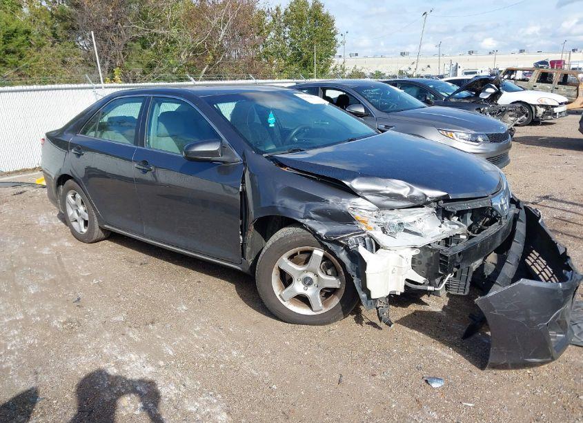 2013 Toyota Camry LE (VIN 4T1BF1FK2DU655258) main photo