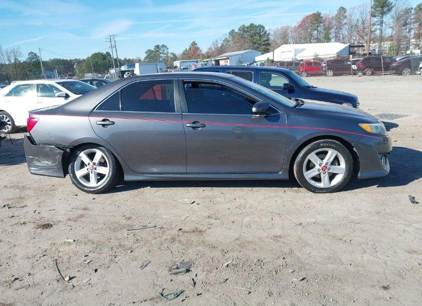 Photo 13 of 2013 Toyota Camry SE (VIN 4T1BF1FK2DU664252)