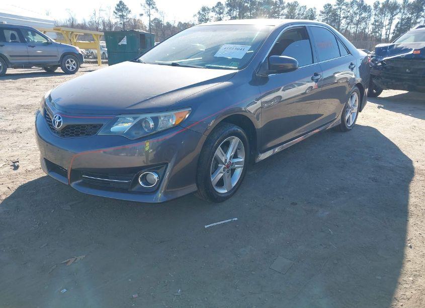 Photo 2 of 2013 Toyota Camry SE (VIN 4T1BF1FK2DU664252)