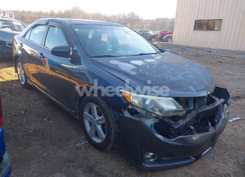 2013 Toyota Camry SE (VIN 4T1BF1FK2DU678684) main photo
