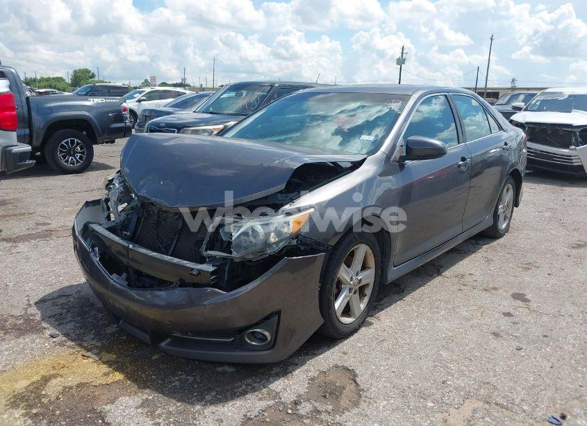 Photo 2 of 2013 Toyota Camry SE (VIN 4T1BF1FK2DU683772)