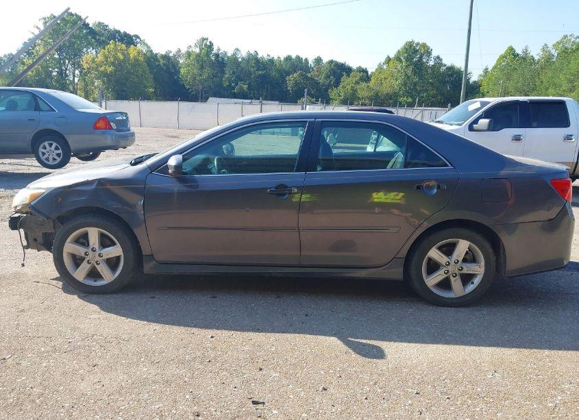 Photo 14 of 2013 Toyota Camry SE (VIN 4T1BF1FK2DU704202)