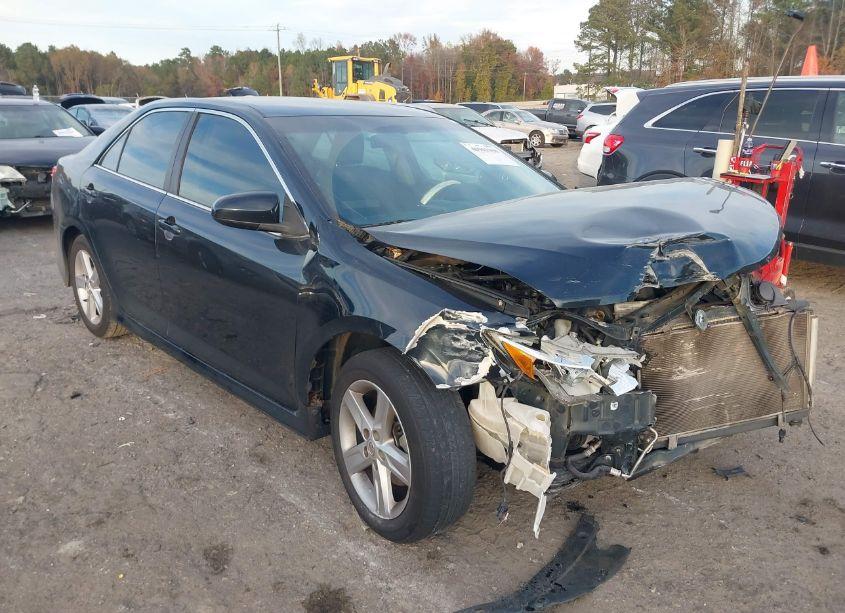 2013 Toyota Camry SE (VIN 4T1BF1FK2DU704751) main photo